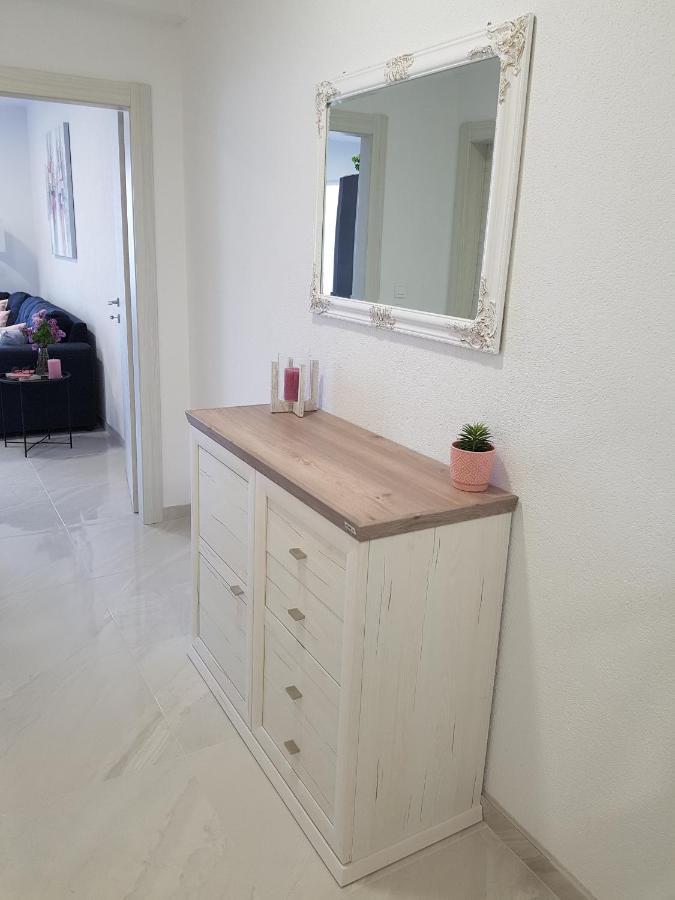 La Vista Apartments Мимице Экстерьер фото